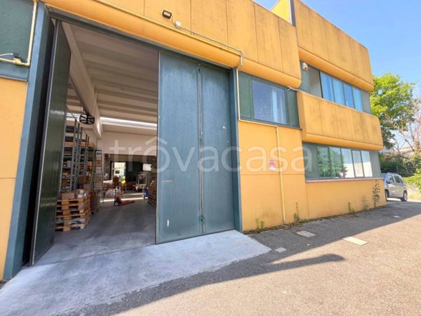 locale commerciale in vendita a Zola Predosa