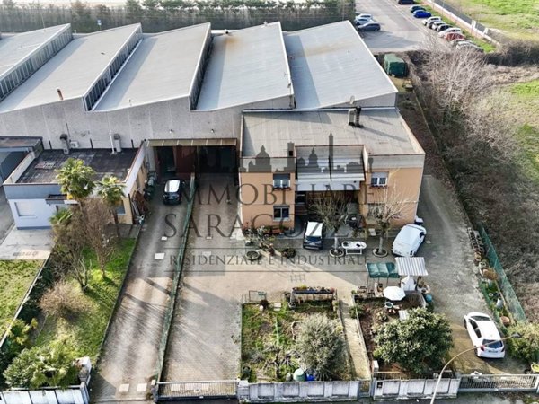 locale commerciale in vendita a Zola Predosa in zona Riale