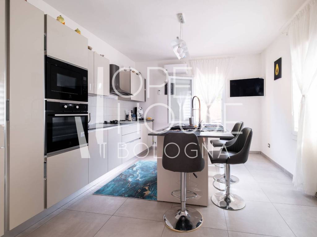 appartamento in vendita a Zola Predosa in zona Rivabella