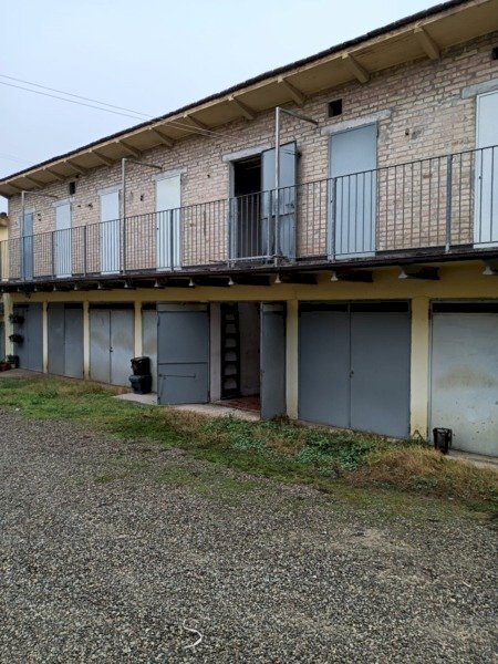 locale di sgombero in vendita a Zola Predosa in zona Rivabella