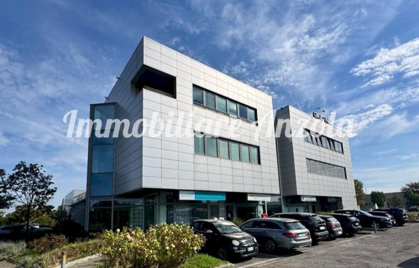 ufficio in vendita a Zola Predosa