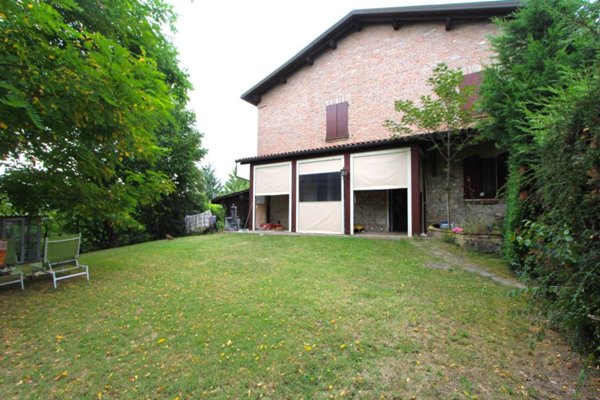 villa in vendita a Valsamoggia in zona Castello di Serravalle