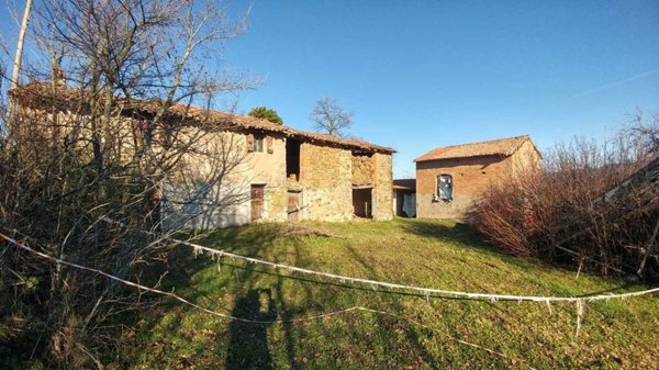 casa indipendente in vendita a Valsamoggia in zona Savigno