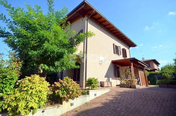 villa in vendita a Valsamoggia in zona Crespellano
