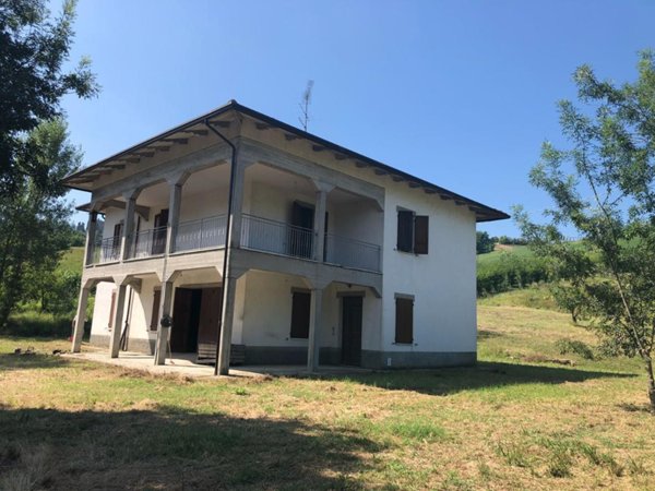 casa indipendente in vendita a Valsamoggia in zona Castello di Serravalle