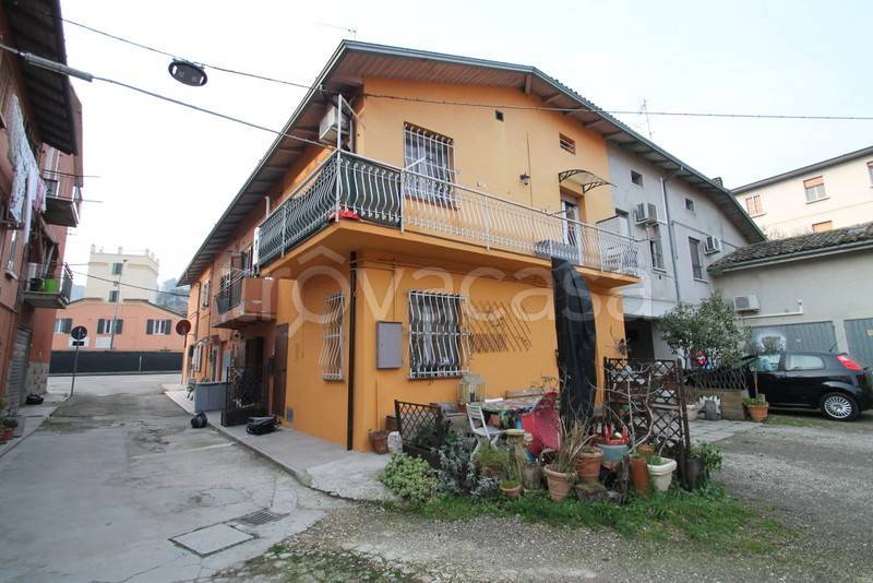 casa indipendente in vendita a Valsamoggia in zona Crespellano
