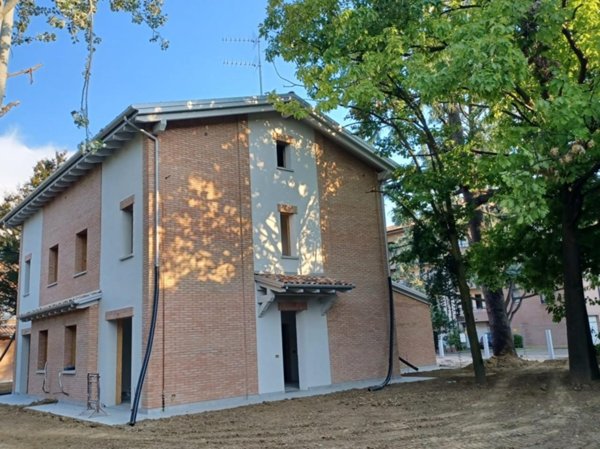 casa indipendente in vendita a Valsamoggia in zona Crespellano