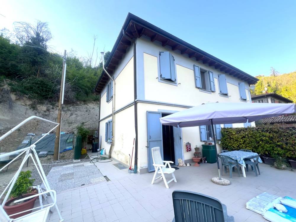 casa indipendente in vendita a Valsamoggia in zona Bazzano
