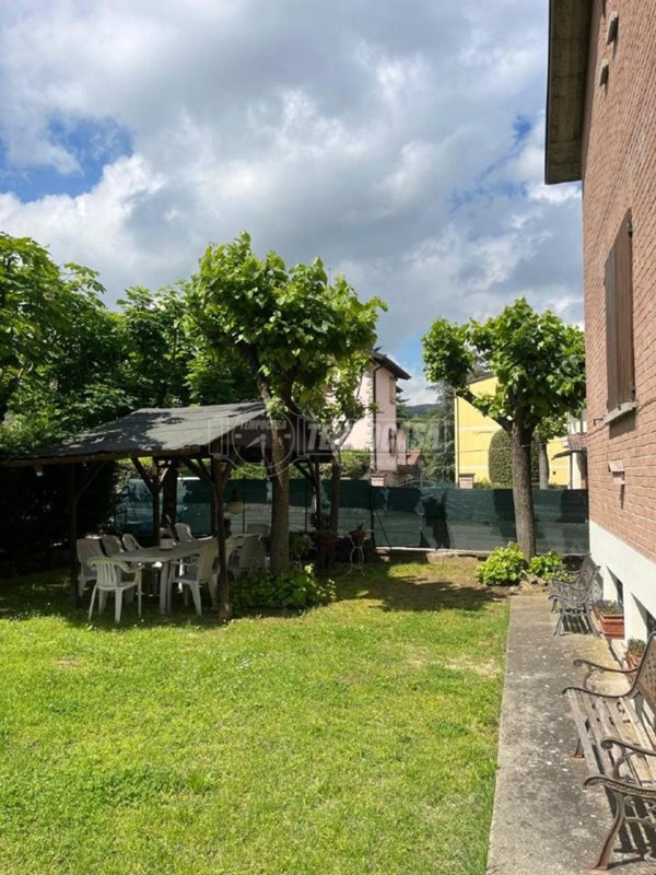 casa indipendente in vendita a Valsamoggia in zona Savigno