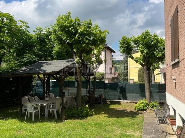 casa indipendente in vendita a Valsamoggia in zona Savigno