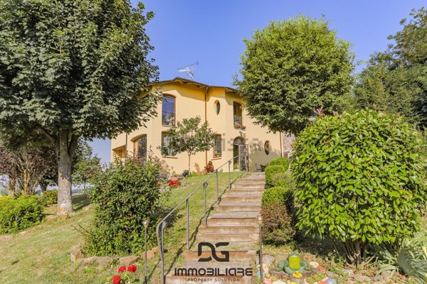 casa indipendente in vendita a Valsamoggia in zona Savigno