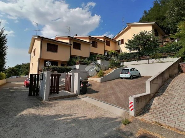 casa indipendente in vendita a Valsamoggia in zona Stiore