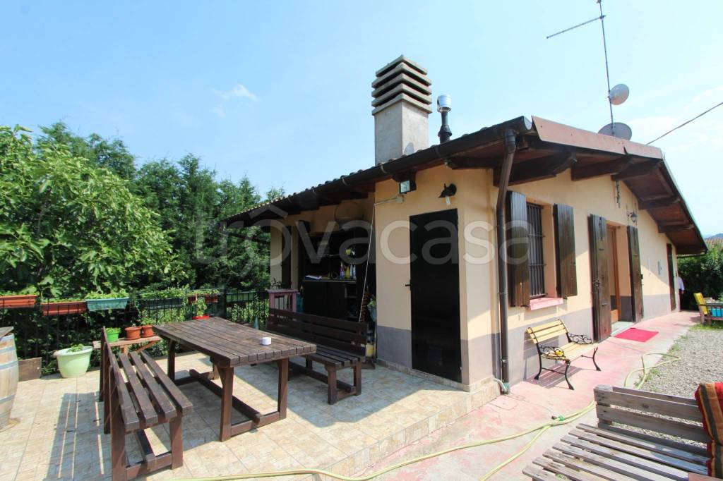 casa indipendente in vendita a Valsamoggia in zona Stiore