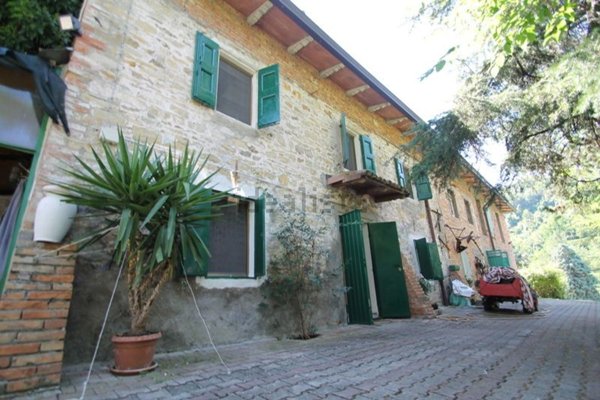 quadrivano in vendita a Valsamoggia in zona Savigno
