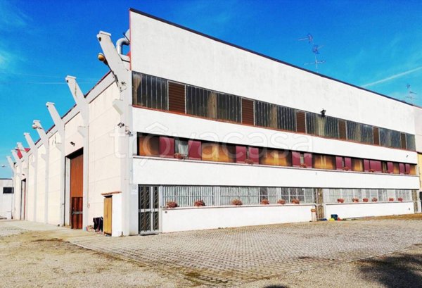 locale commerciale in vendita a Valsamoggia
