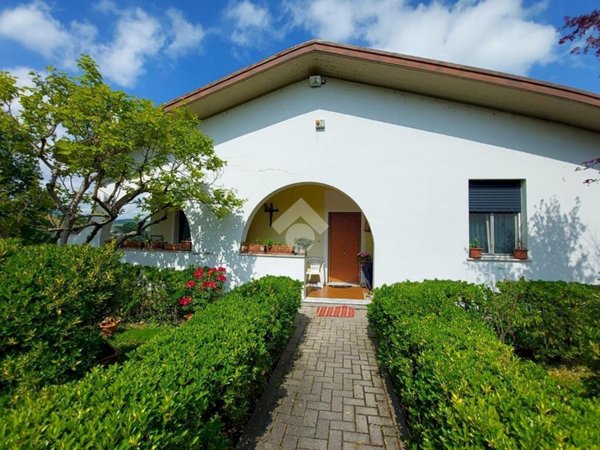 casa indipendente in vendita a Valsamoggia in zona Sant'Apollinare