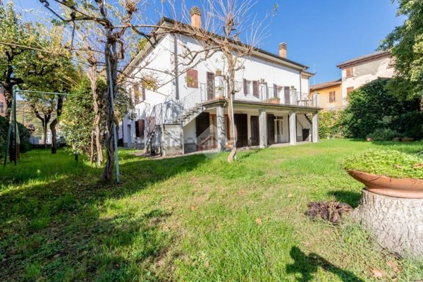 casa indipendente in vendita a Valsamoggia in zona Savigno