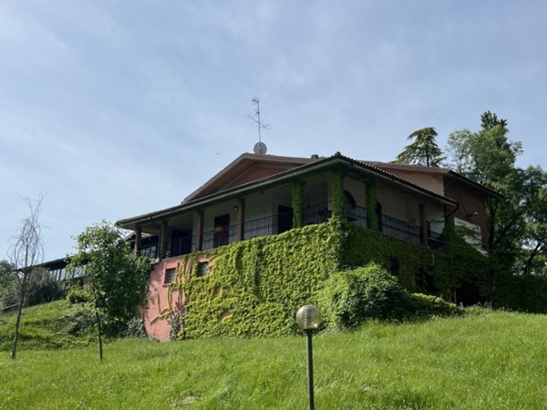 casa indipendente in vendita a Valsamoggia in zona Monteveglio