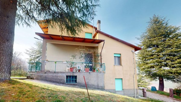 casa indipendente in vendita a Valsamoggia in zona Savigno