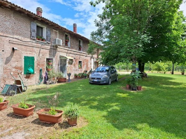 locale di sgombero in vendita a Valsamoggia in zona Bazzano