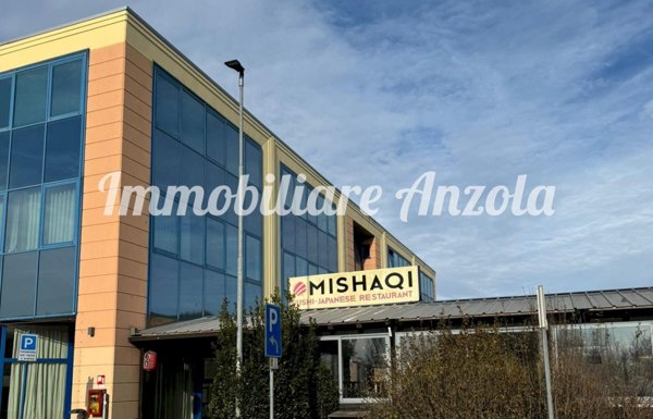 negozio in vendita a Valsamoggia in zona Bazzano