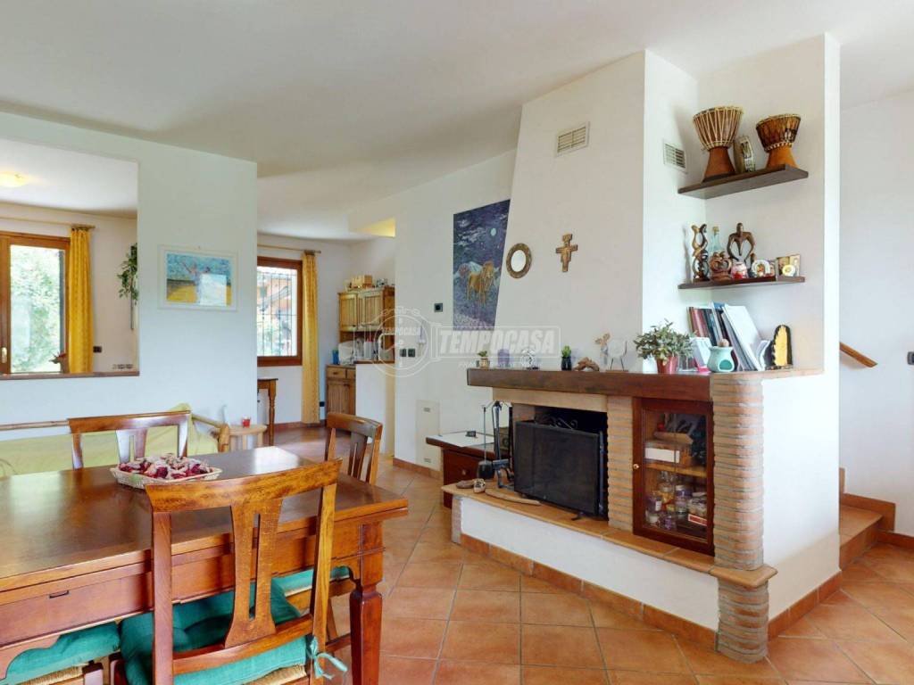 casa indipendente in vendita a Valsamoggia in zona Savigno