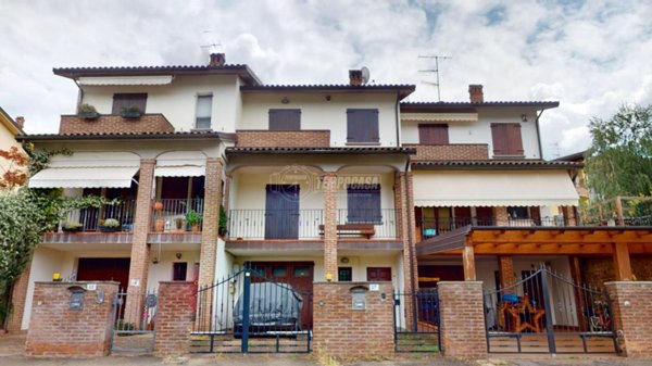 casa indipendente in vendita a Valsamoggia in zona Savigno