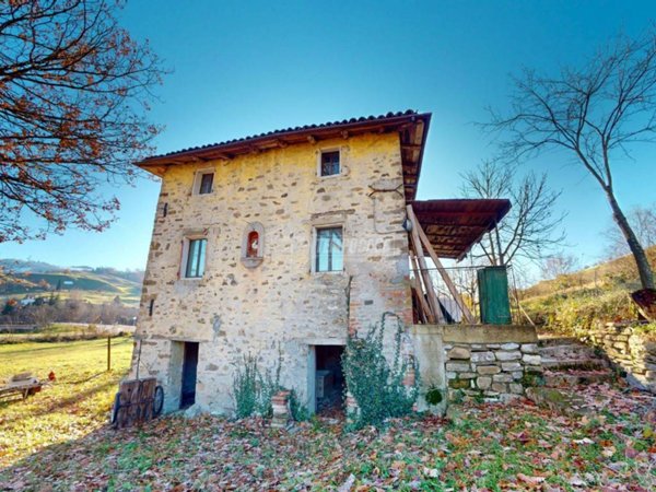 casa indipendente in vendita a Valsamoggia in zona Savigno
