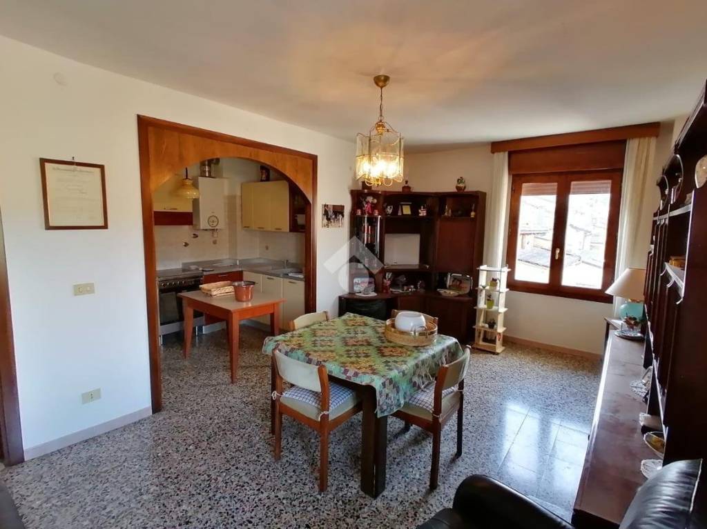 appartamento in vendita a Valsamoggia in zona Savigno