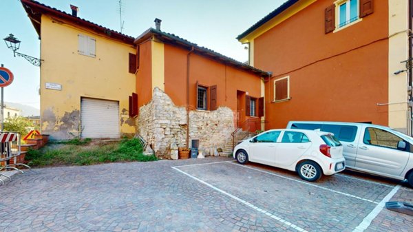 casa indipendente in vendita a Valsamoggia in zona Savigno