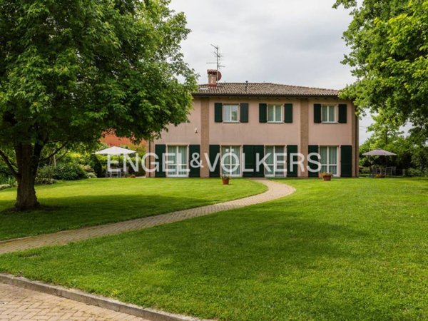 casa indipendente in vendita a Valsamoggia in zona Crespellano