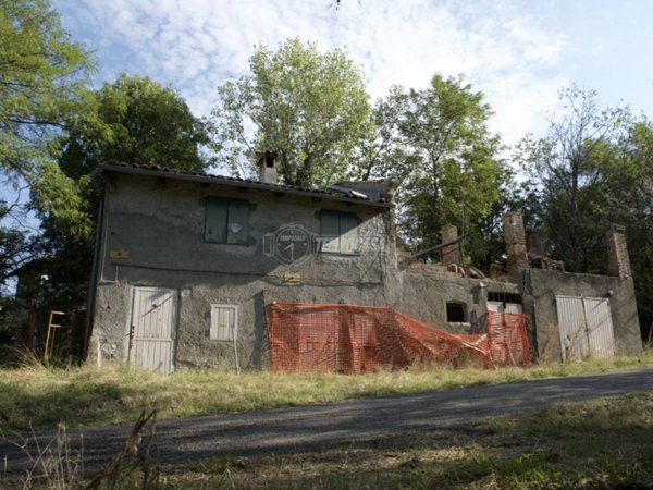 casa indipendente in vendita a Valsamoggia in zona Castelletto