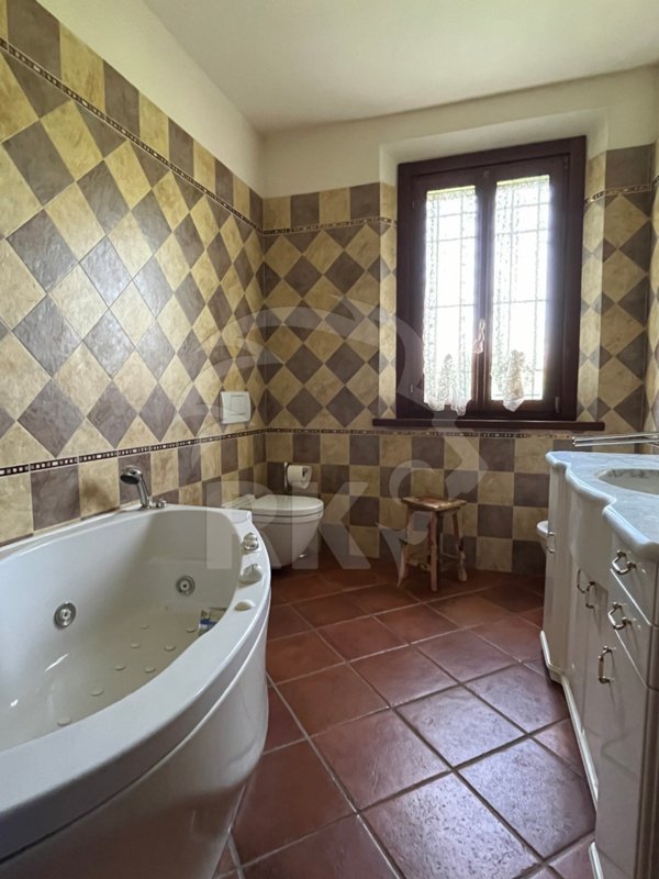 casa indipendente in vendita a Valsamoggia in zona Monteveglio