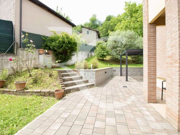 casa indipendente in vendita a Valsamoggia in zona Crespellano