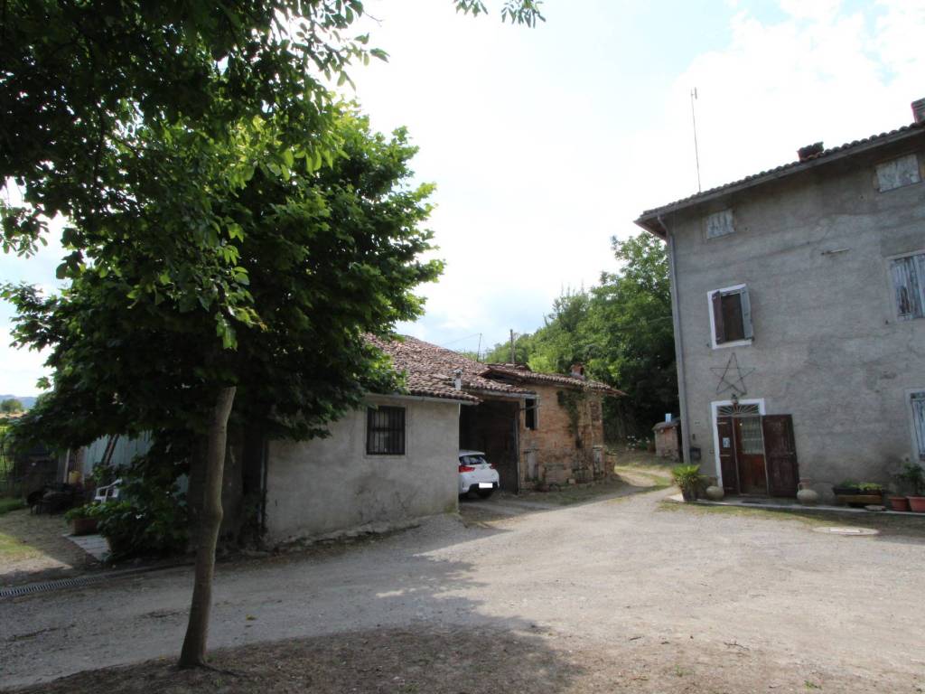 casa indipendente in vendita a Valsamoggia in zona Castelletto