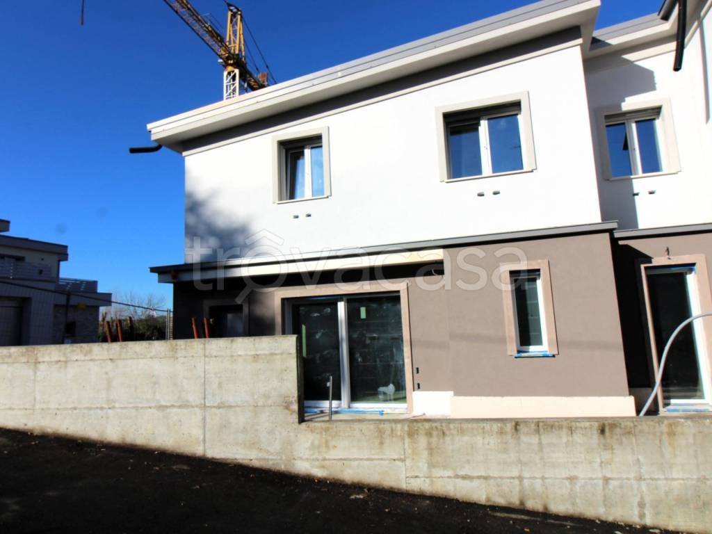 casa indipendente in vendita a Valsamoggia in zona Savigno