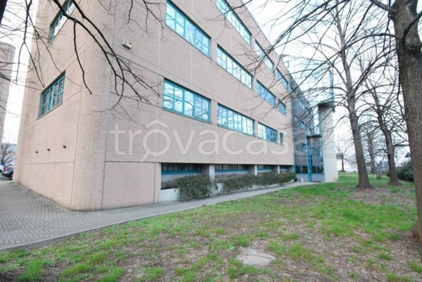 negozio in vendita a Valsamoggia in zona Crespellano