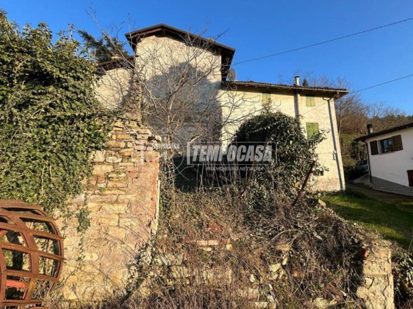 casa indipendente in vendita a Valsamoggia in zona Savigno