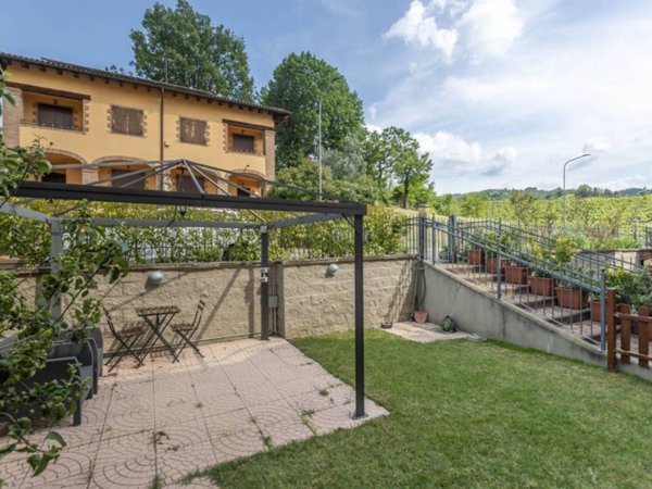 casa indipendente in vendita a Valsamoggia in zona Savigno