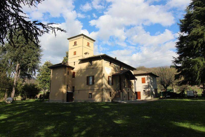 casa indipendente in vendita a Valsamoggia in zona Sant'Apollinare