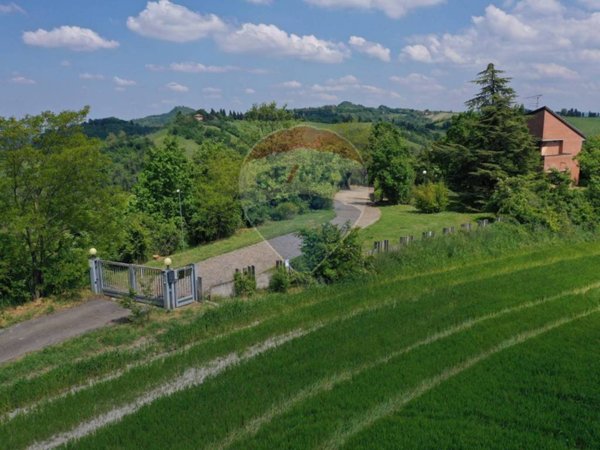 casa indipendente in vendita a Valsamoggia