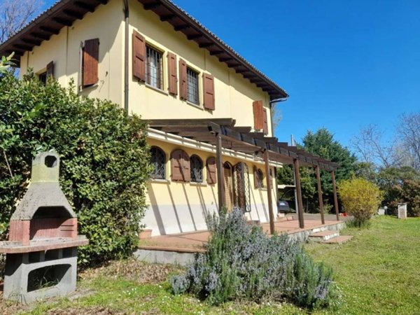 casa indipendente in vendita a Valsamoggia in zona Savigno