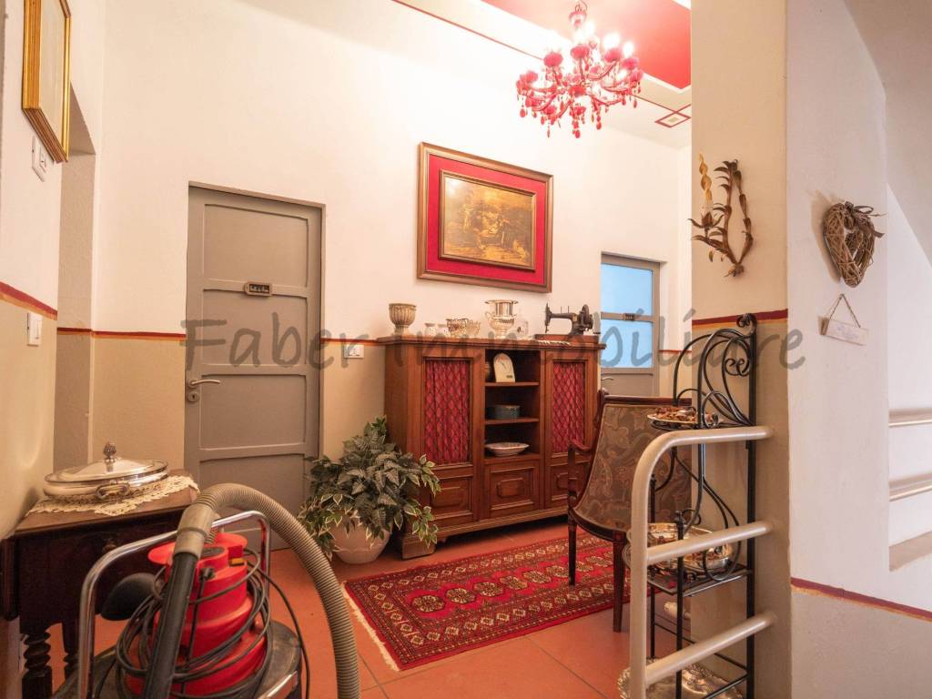 intera palazzina in vendita a Valsamoggia in zona Calcara