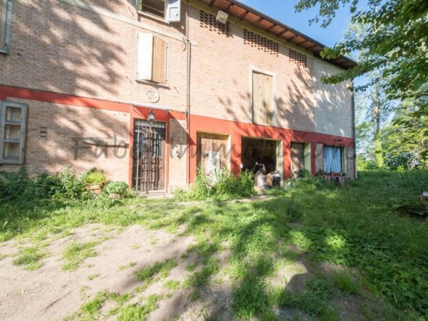 intera palazzina in vendita a Valsamoggia in zona Calcara