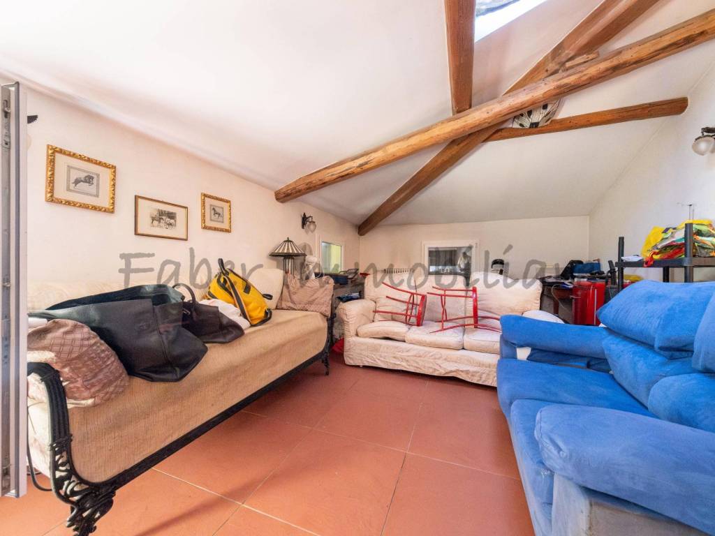 intera palazzina in vendita a Valsamoggia in zona Calcara