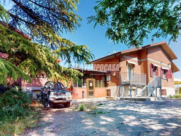 negozio in vendita a Valsamoggia in zona Montebudello