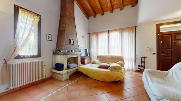 casa indipendente in vendita a Valsamoggia in zona Savigno