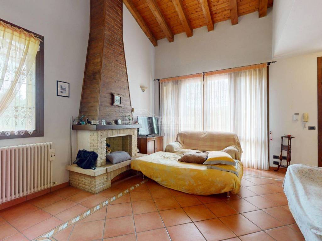 casa indipendente in vendita a Valsamoggia in zona Savigno
