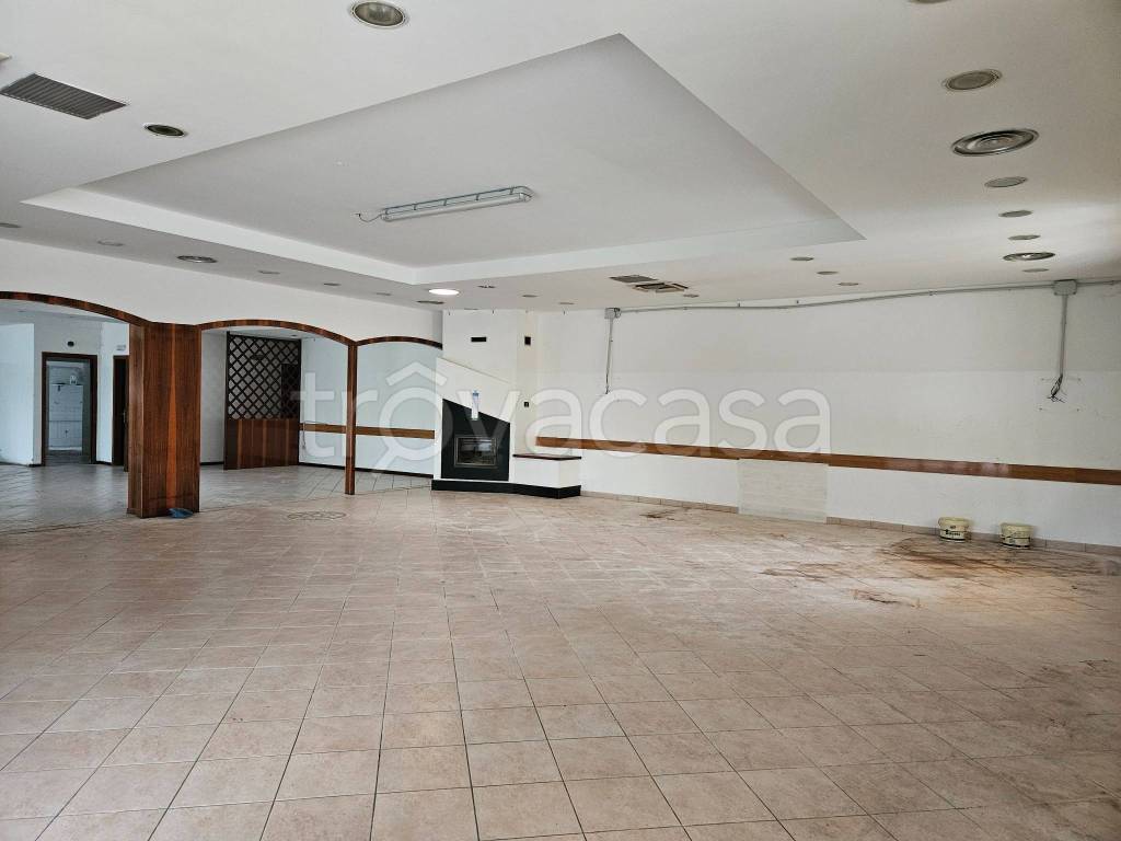 negozio in vendita a Valsamoggia in zona Crespellano