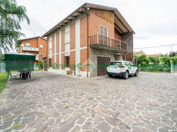 casa indipendente in vendita a Valsamoggia in zona Bazzano